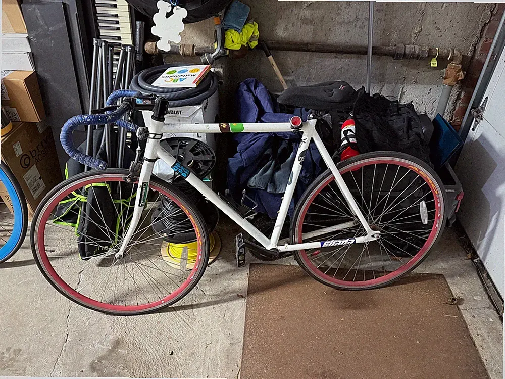 Used Giant Bowery Fixed Gear Fixie Bike White Frame Red Rims Single Speed