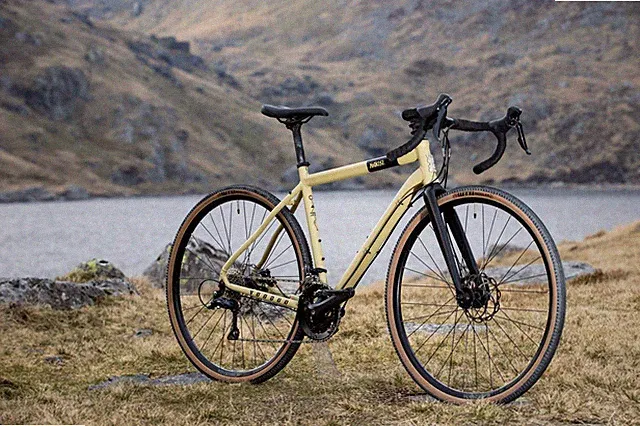 Voodoo Nakisi - Aluminium Gravel - New in stock - M/L - Discounted shipping